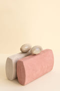 Clutch Oval Hueso Suede Rosa · Pretty in Pink ·