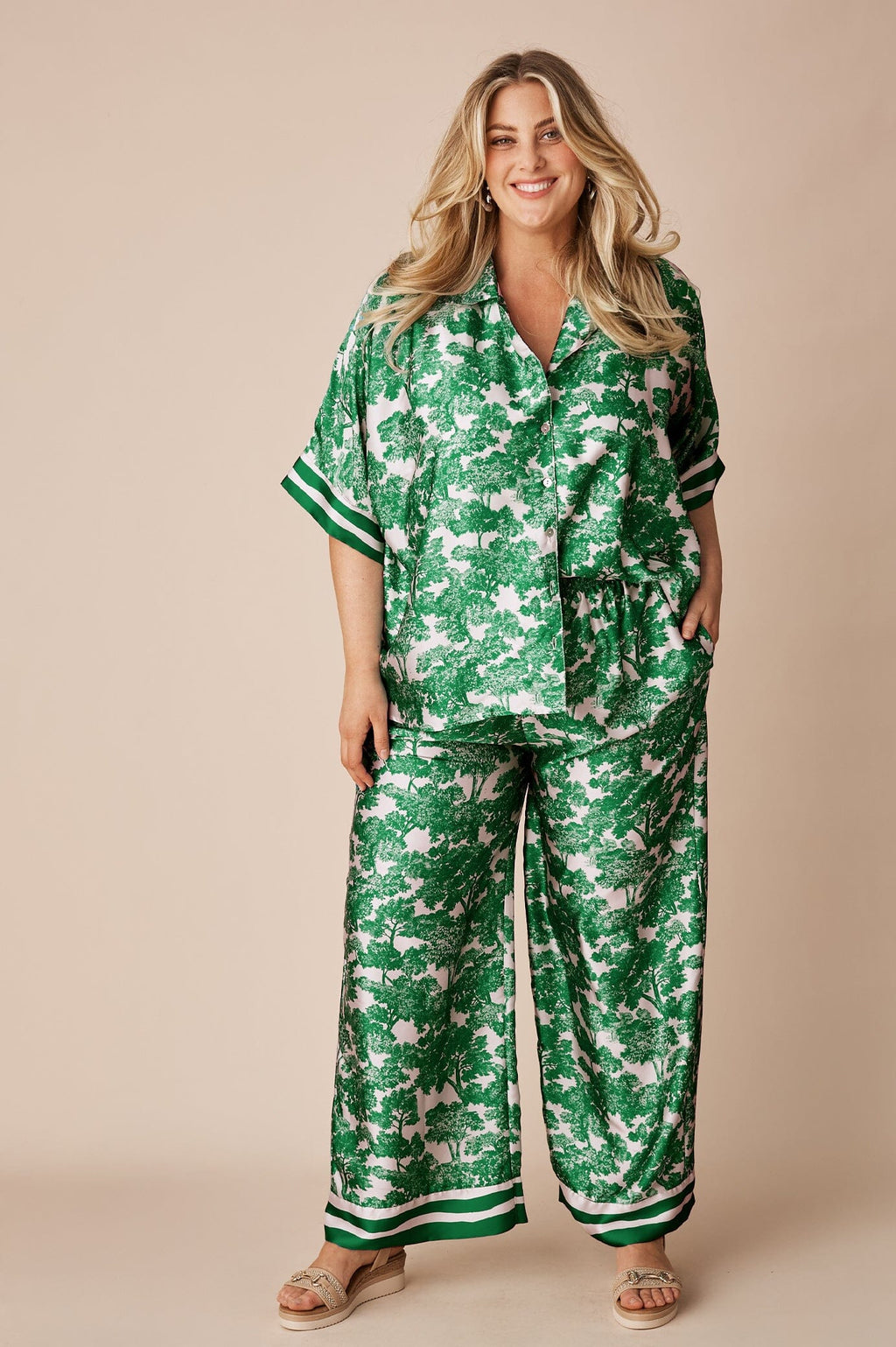 Lisa Short Sleeve Collared Top Emerald