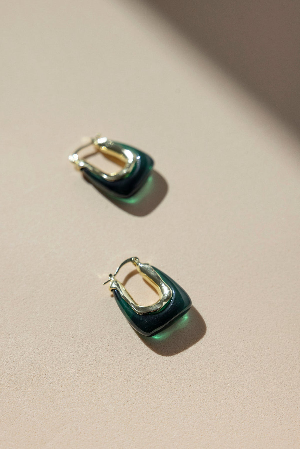 Pendientes Glossy Diana Emerald · Wisteria ·